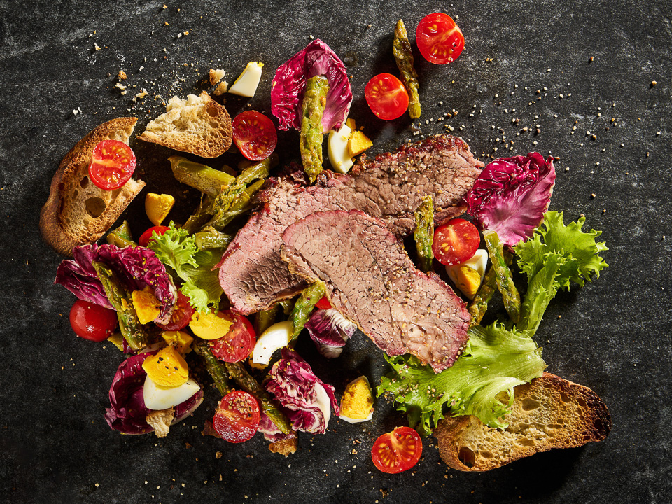 Tri-Tip Steak vom Grill mit Spargelsalat