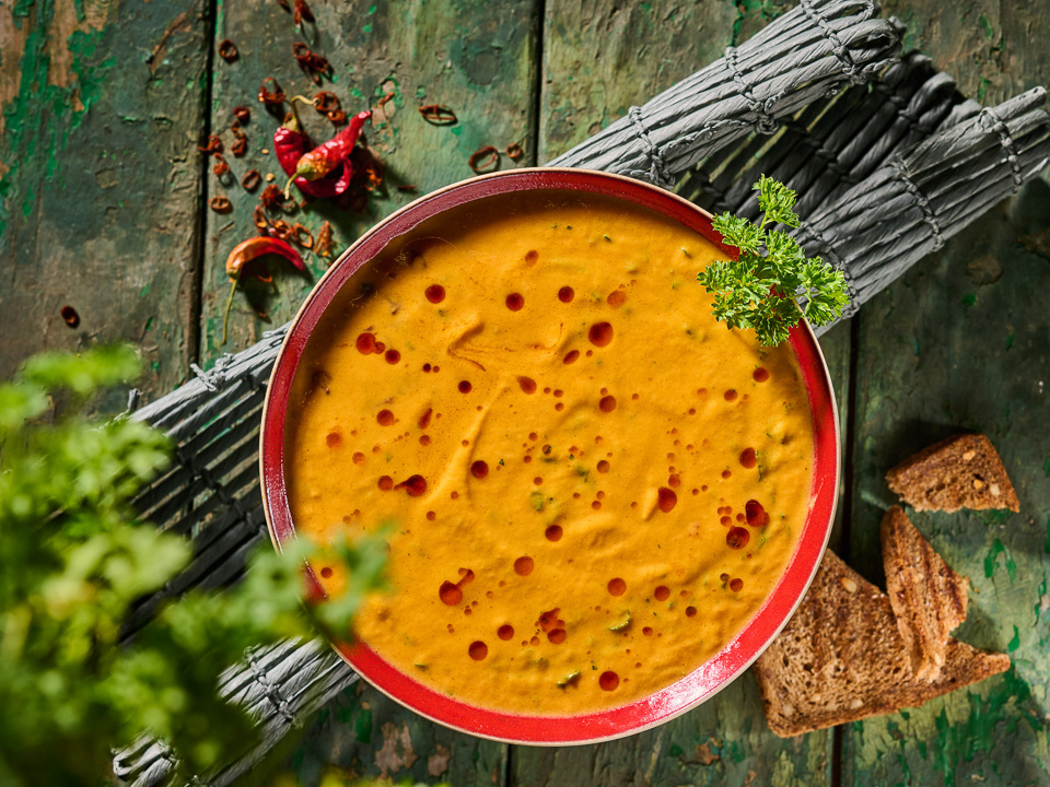 Bild zum Rezept: Süßkartoffel-Petersilien-Suppe mit Würzöl