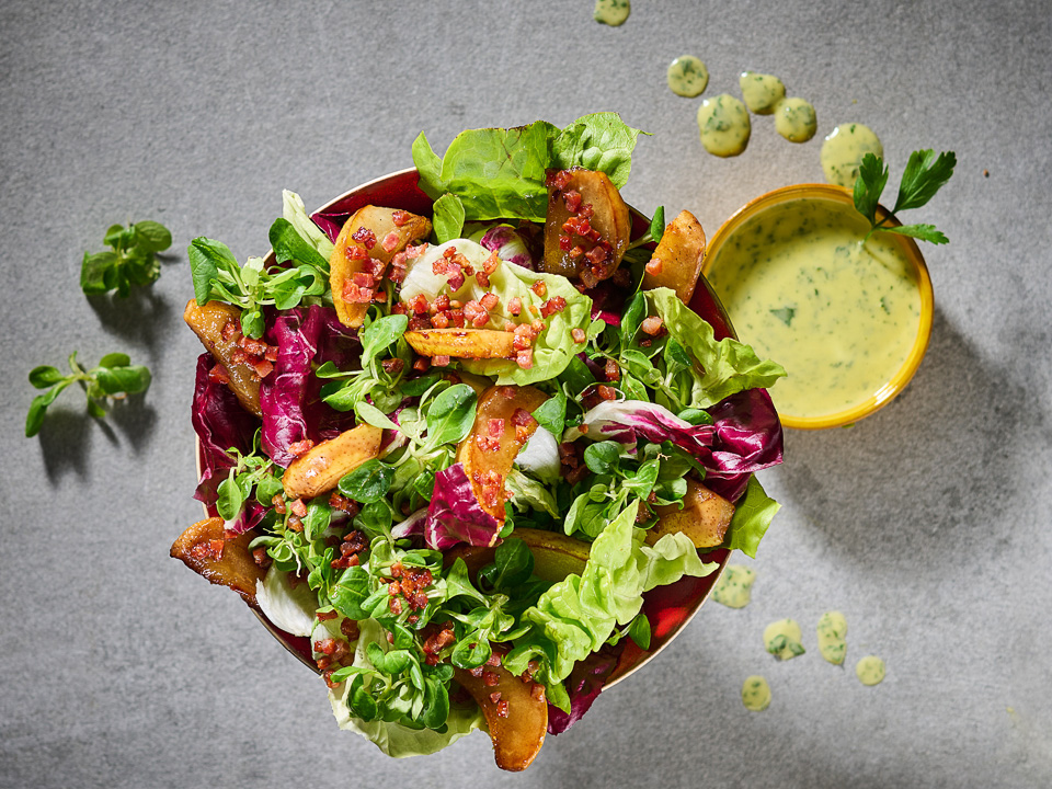 Bild zum Rezept: Herbstsalat mit Birne und Petersilienmayonnaise