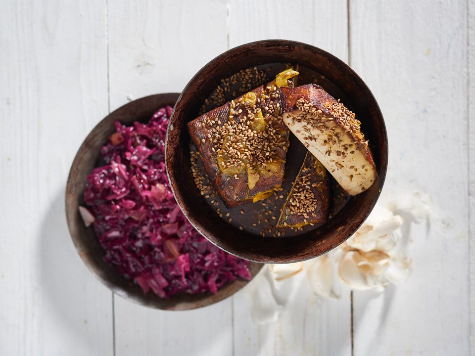 Bild zum Rezept: Apfelrotkohl mit glasiertem Tofu