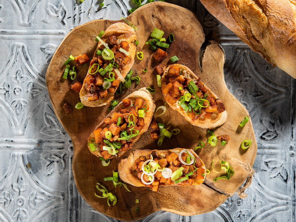 Bild zum Rezept: Bruschetta mit Pastinaken und Kräuterseitlingen